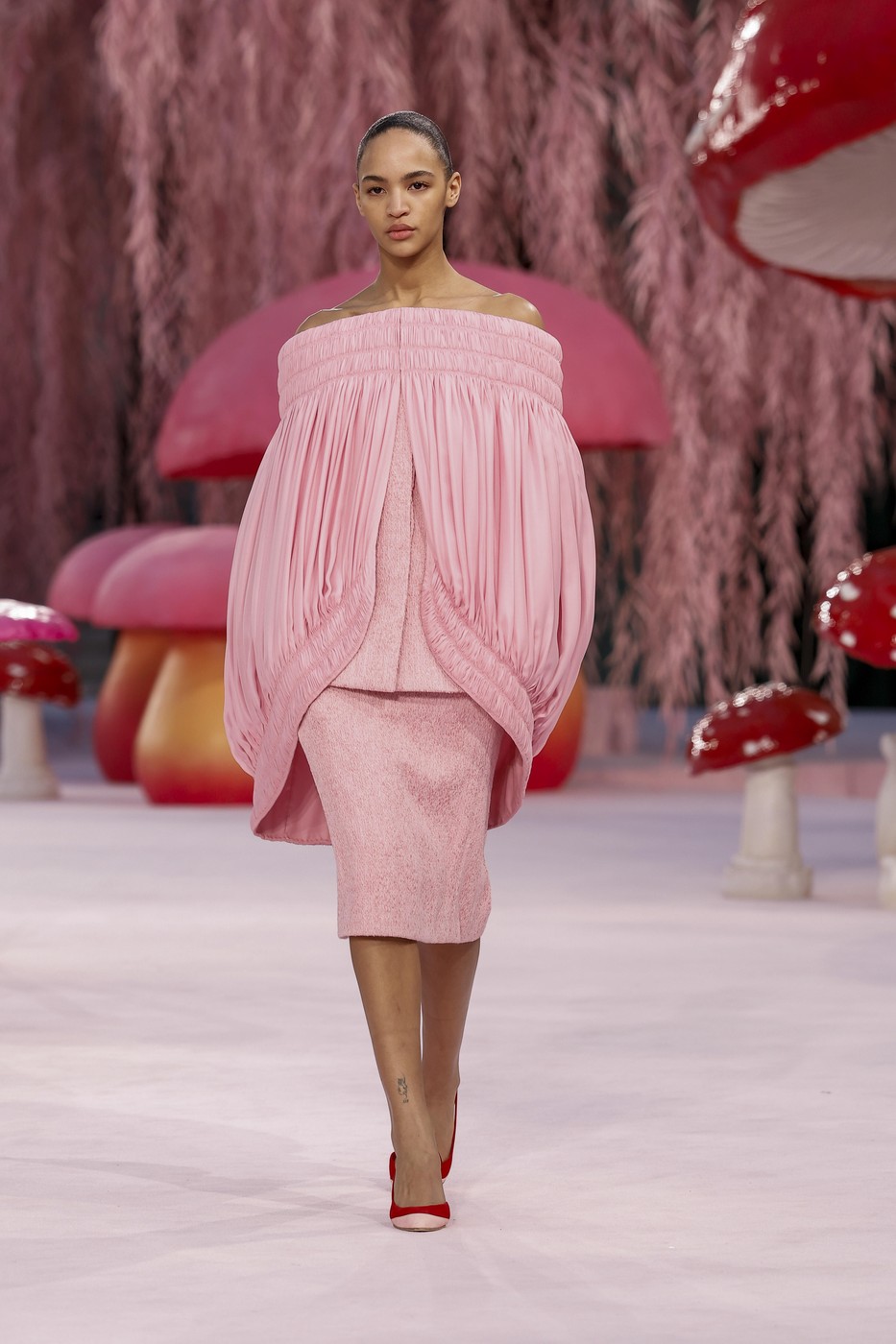 Modell a párizsi Haute Coute divathéten