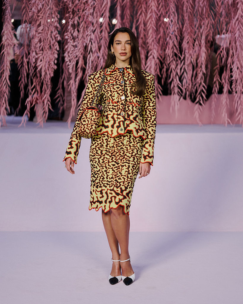 Dua Lipa a párizsi Haute Couture divathéten