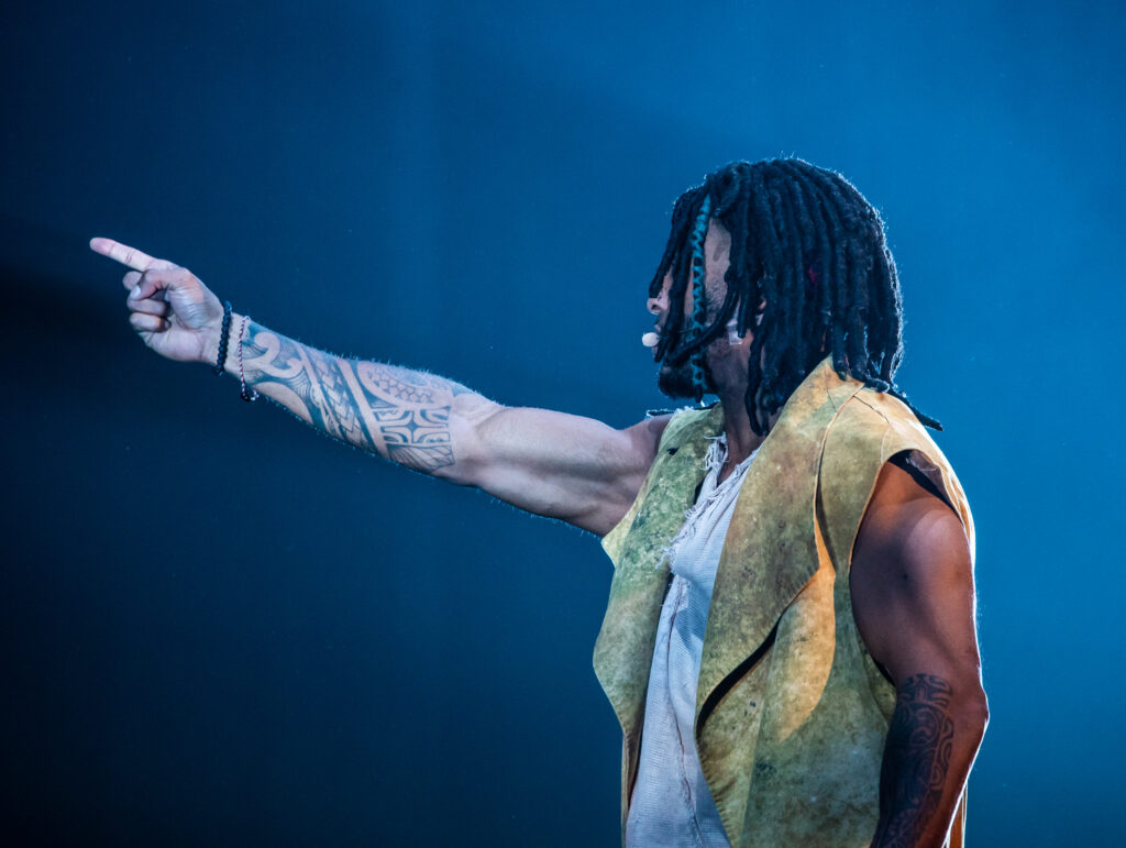 Jay a Notre-Dame de Paris című előadásban.