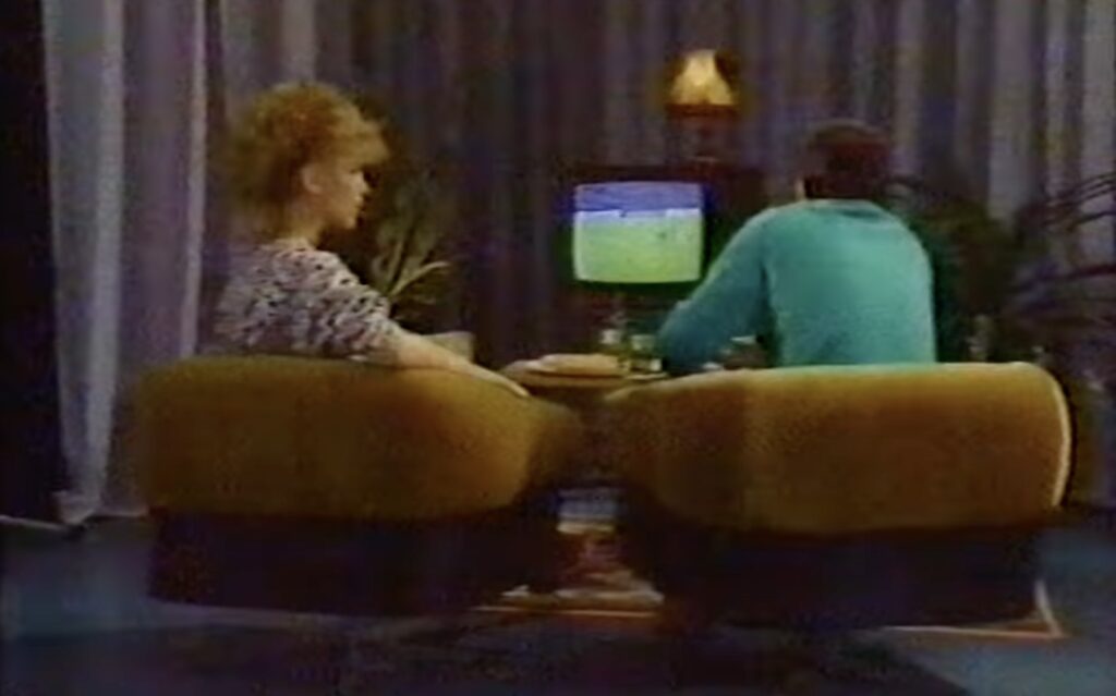 Bíró Ica a Kuckó játékház nevű játék reklámjában.