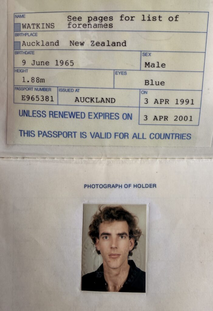 Laurence útlevele mellé kiegészítő dokumentum szükséges, ami tartalmazza az összes utónevét - Fotó: Laurence Watkins