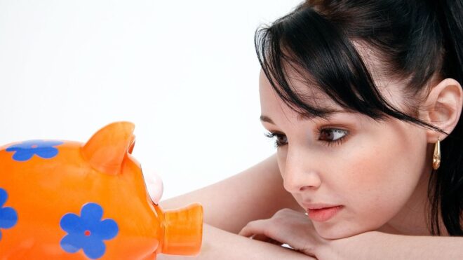 Így emelkedett meg a minimálbér és ennyi lesz a bérminimum 2026-ban