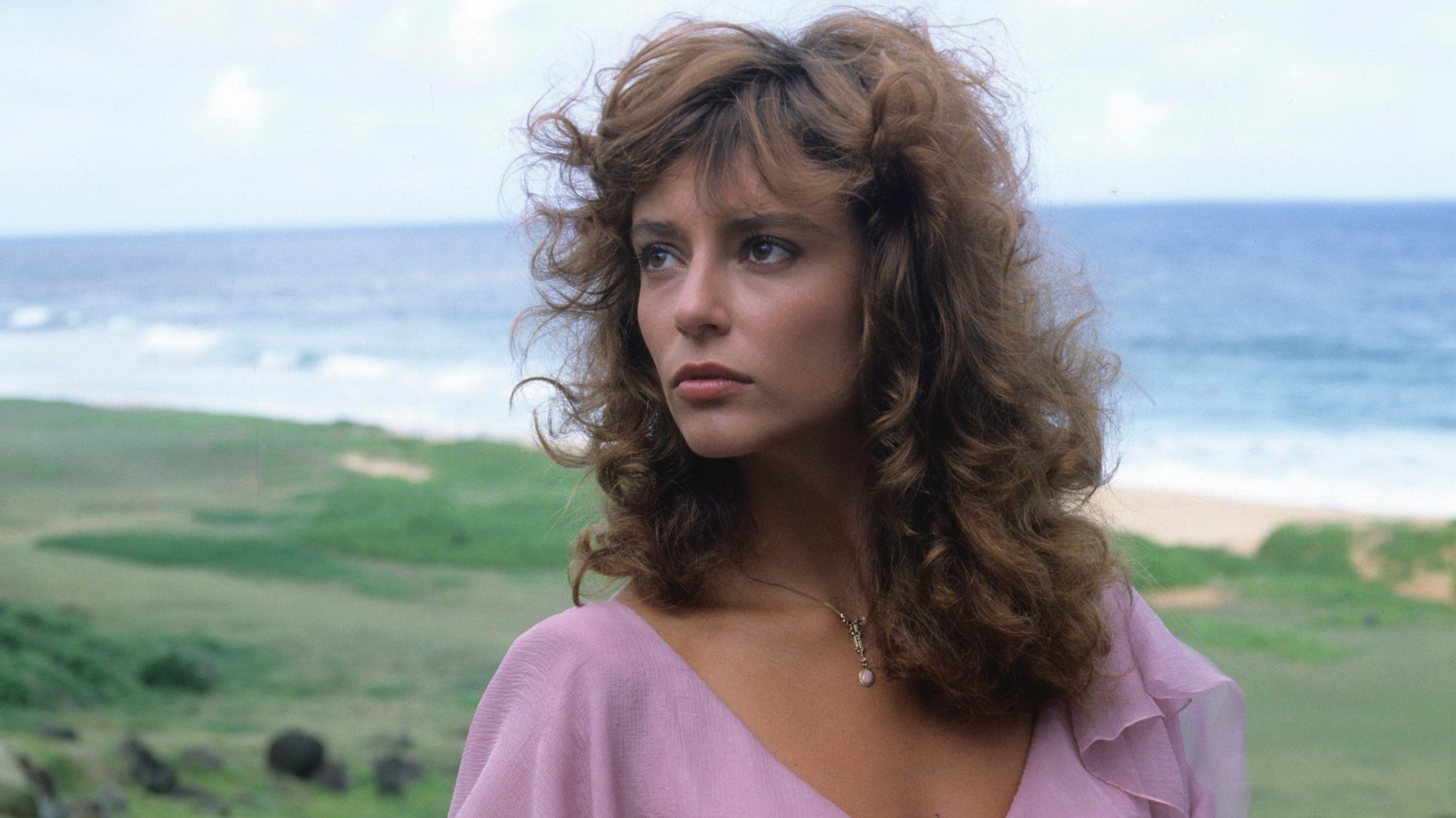 Öreges külseje miatt kritizálták a Tövismadarak Meggie-jét, a színésznő visszavágott