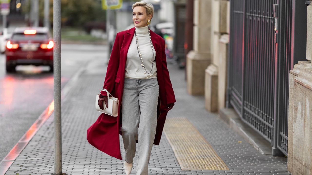 Ezek a téli színek azonnal jobb kedvre derítenek – 2026-ban ezt viseljük