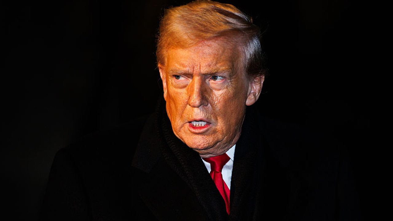 Visszafordították Trump gépét az óceán felett