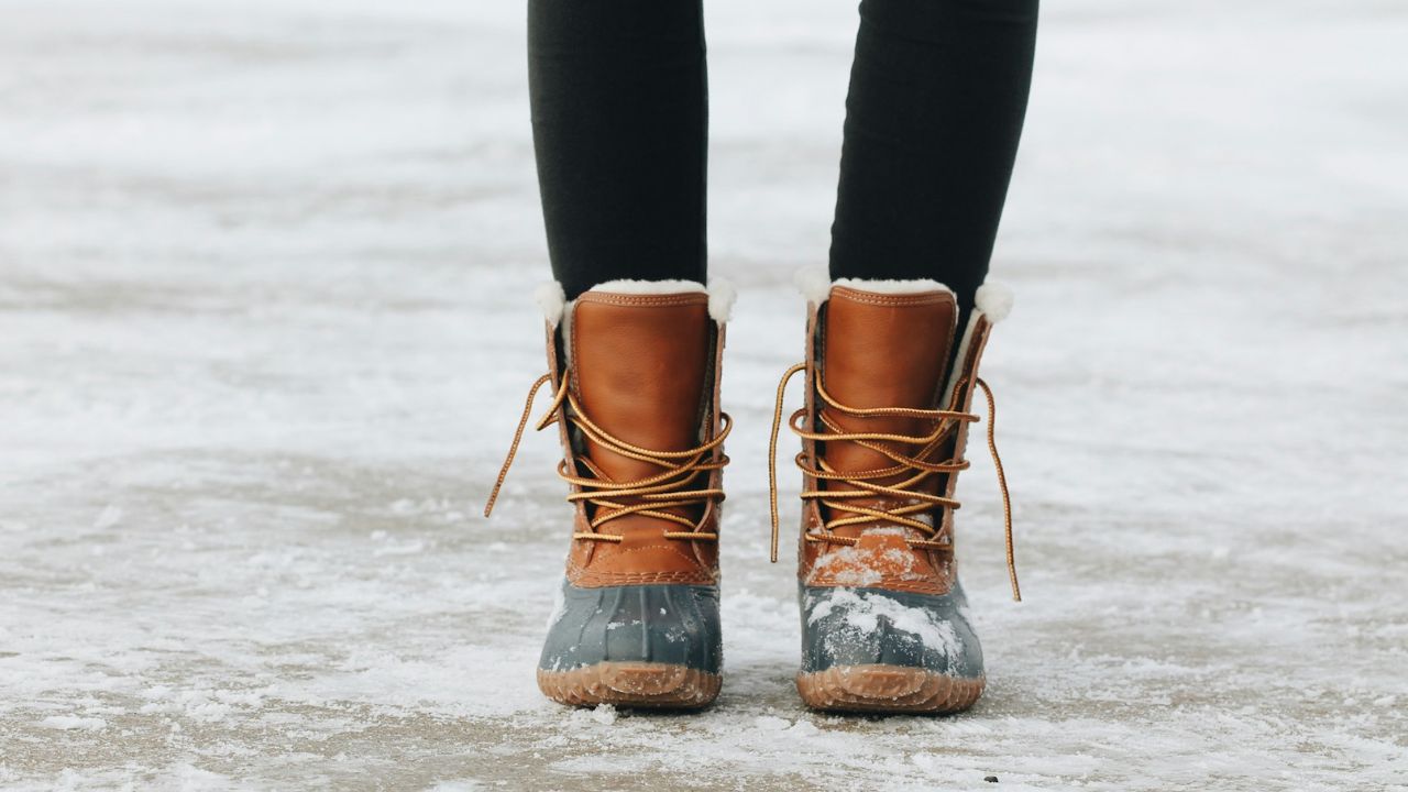 meleg cipő télen, fotó: Unsplash