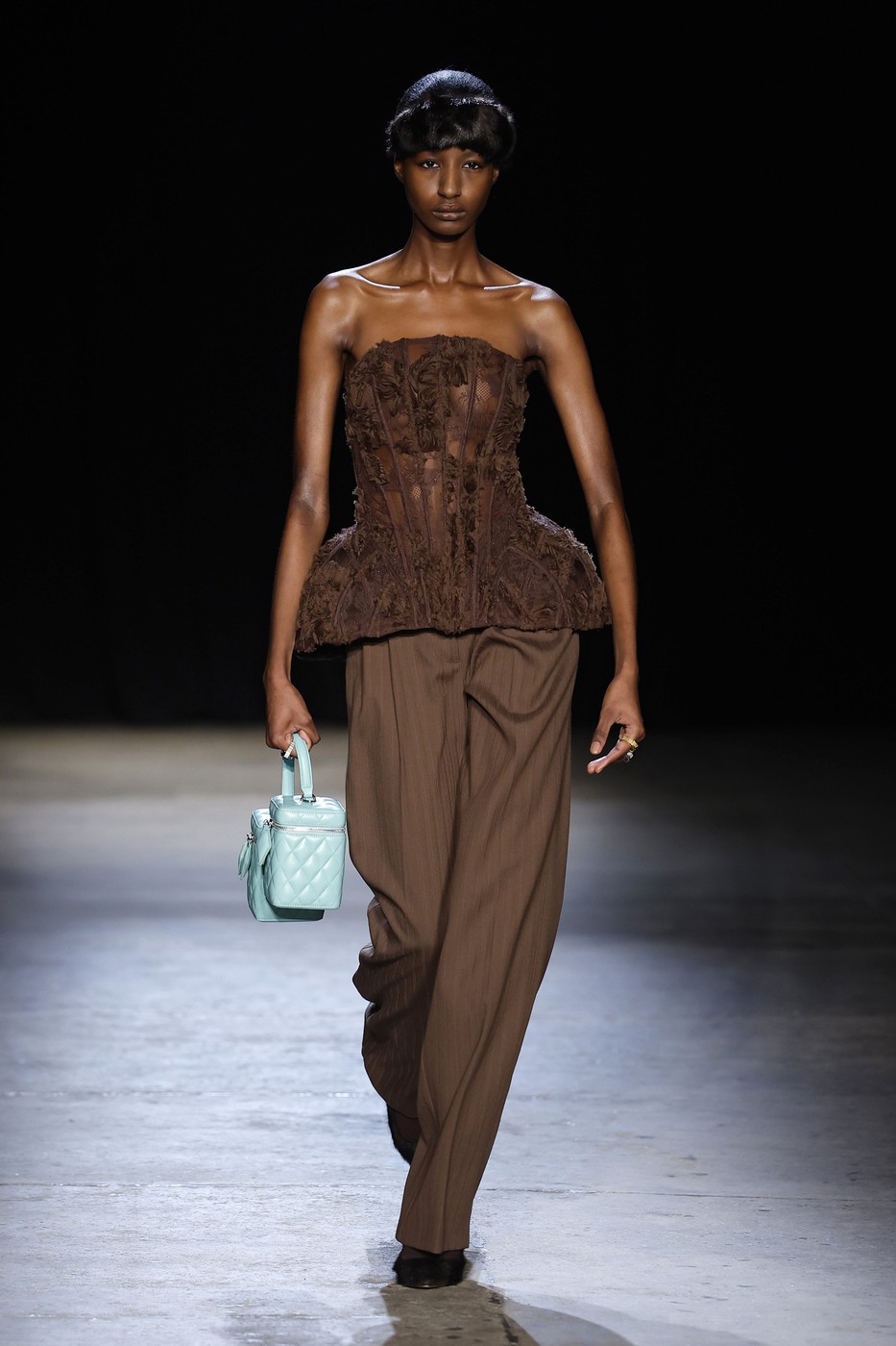 Aknvas 2026/27 A/W kollekció egyik modellje a New York-i divathéten