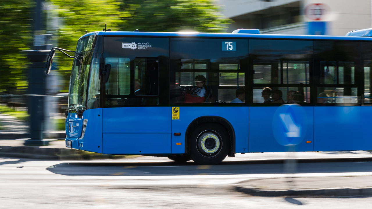 busz - fotó: MTI / Faludi Imre