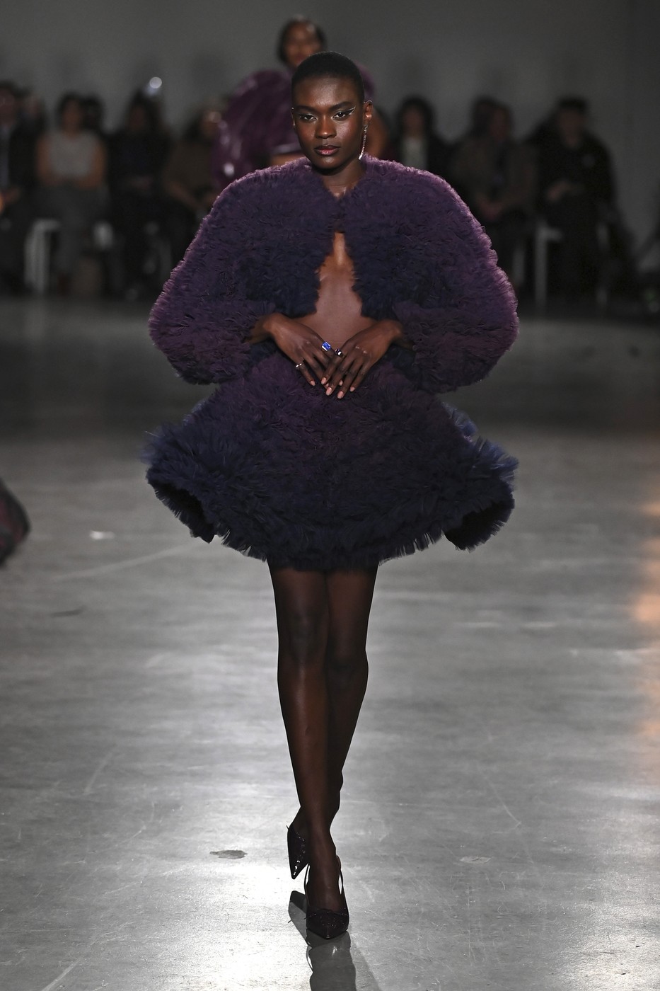 Christian Siriano 2026/27 A/W kollekció egyik modellje a New York-i divathéten