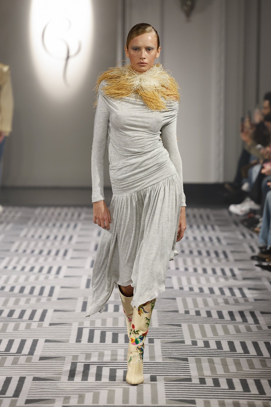 Conner Ives 2026-2027 őszi-téli kollekció egyik modellje