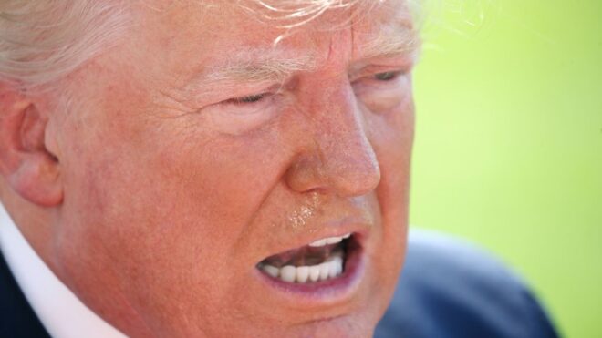 Hiányzik az Epstein-aktákból az a rész, ahol Trumpot kiskorú elleni szexuális erőszakkal vádolják