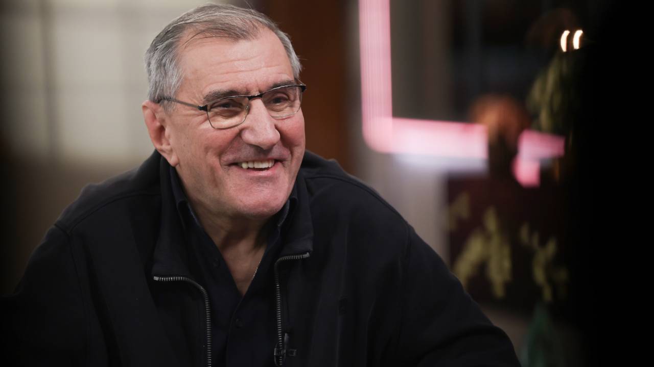 Eperjes Károly: „Magam sem tudom, hogy bír el az ember ennyit”