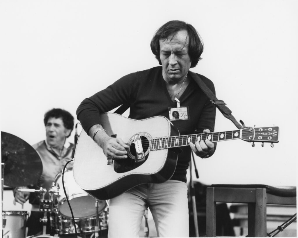 A gitárzseni, aki a világzene úttörője volt, Santana félistenként tiszteli, de Magyarországon sokáig a létezését is tagadták – 90 éves lenne Szabó Gábor