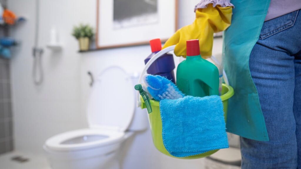 Tökéletes tisztaság: a WC baktériumszintje egy heti, tíz másodperces rutinnal csökkenthető