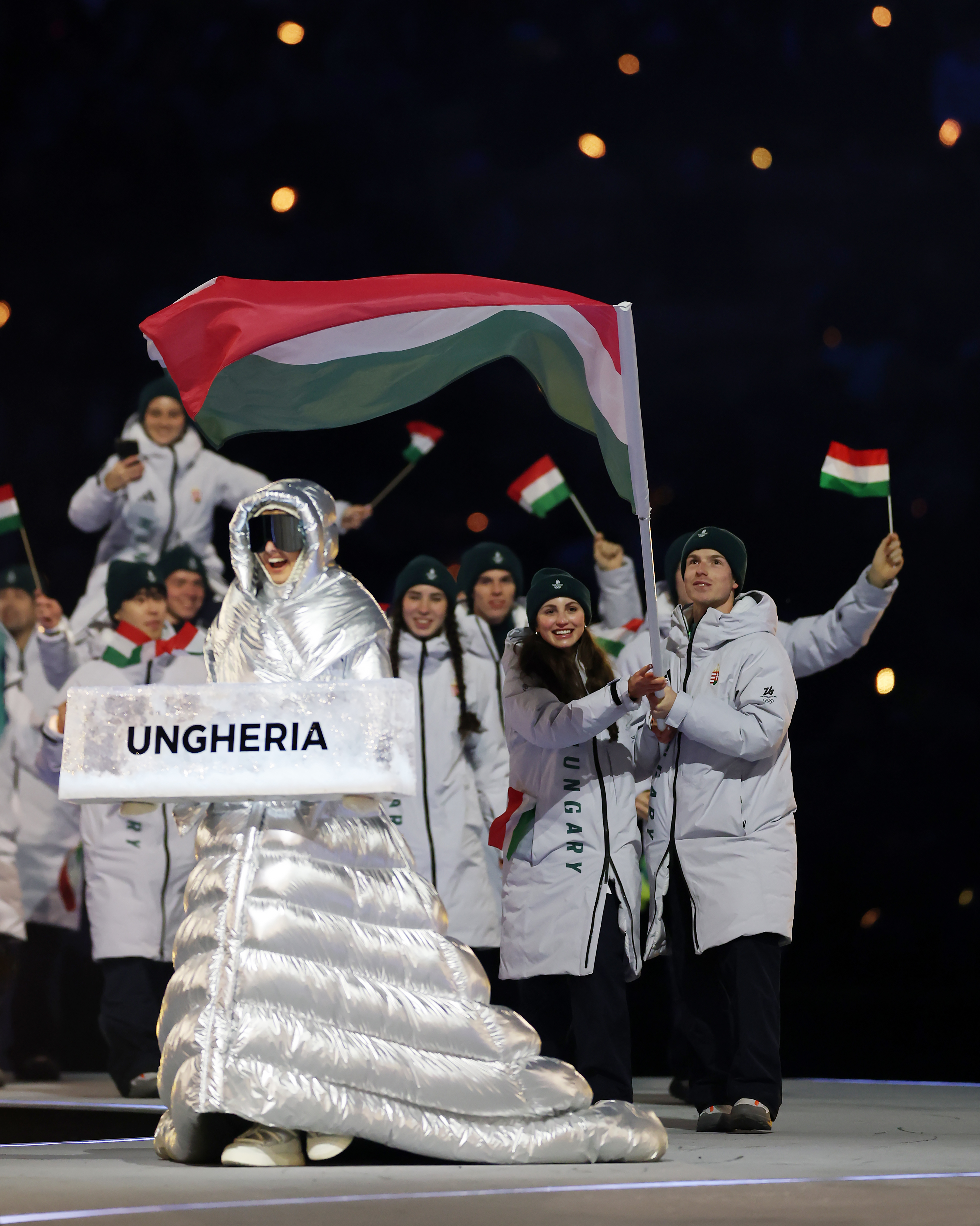 Hajrá magyarok! Így vonultak a magyarok a 2026-os téli olimpia megnyitóján!
