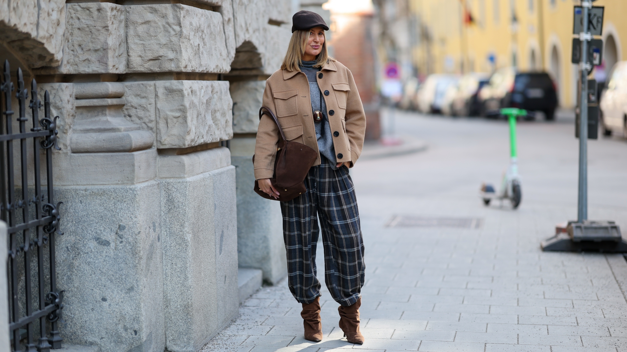 Így hordd a szezon divatját, a ballon nadrágot!