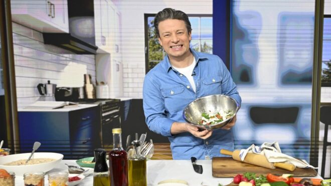 Mindenki imádja Jamie Oliver sütőben sült thai currys csirkéjét
