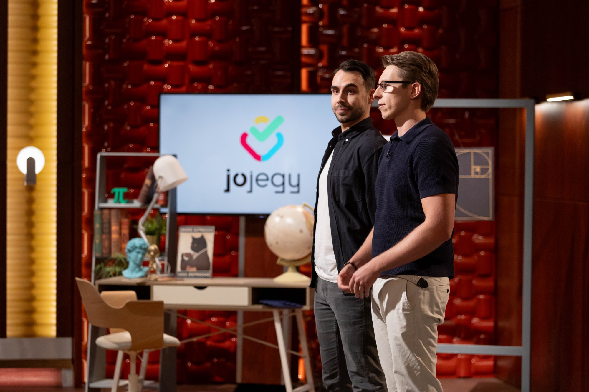 jójegy cápák között