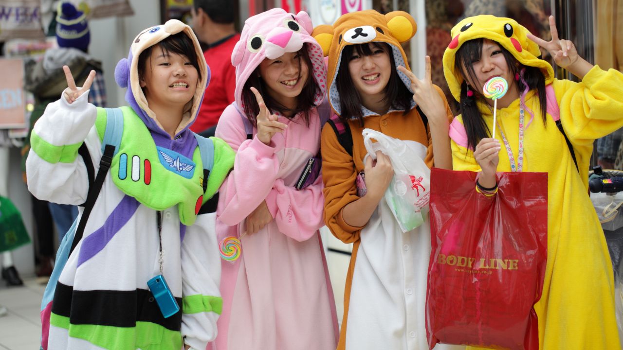 Lányok Pokémon jelmezben