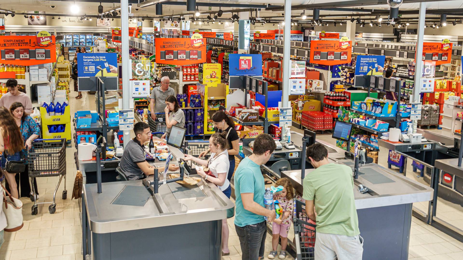 Miért ilyen gyorsak a Lidl pénztárosai? Meglepően tudatos pszichológiai oka van