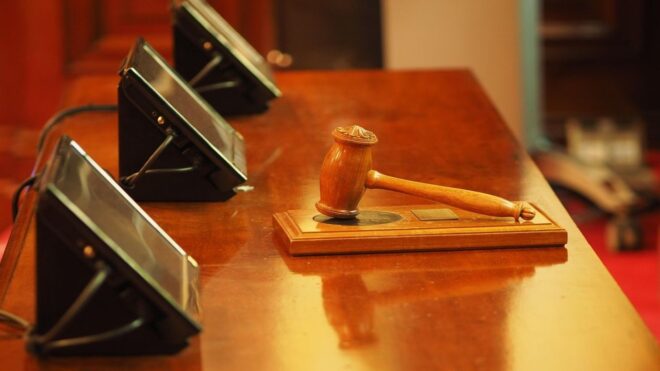 Nagyon szabadulna már a lúgos orvos: „minden nap imádkozom Renner Erikáért”