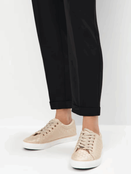 Tavaszi ruhák 2026. Mit viselnek idén tavasszal a magyar nők?