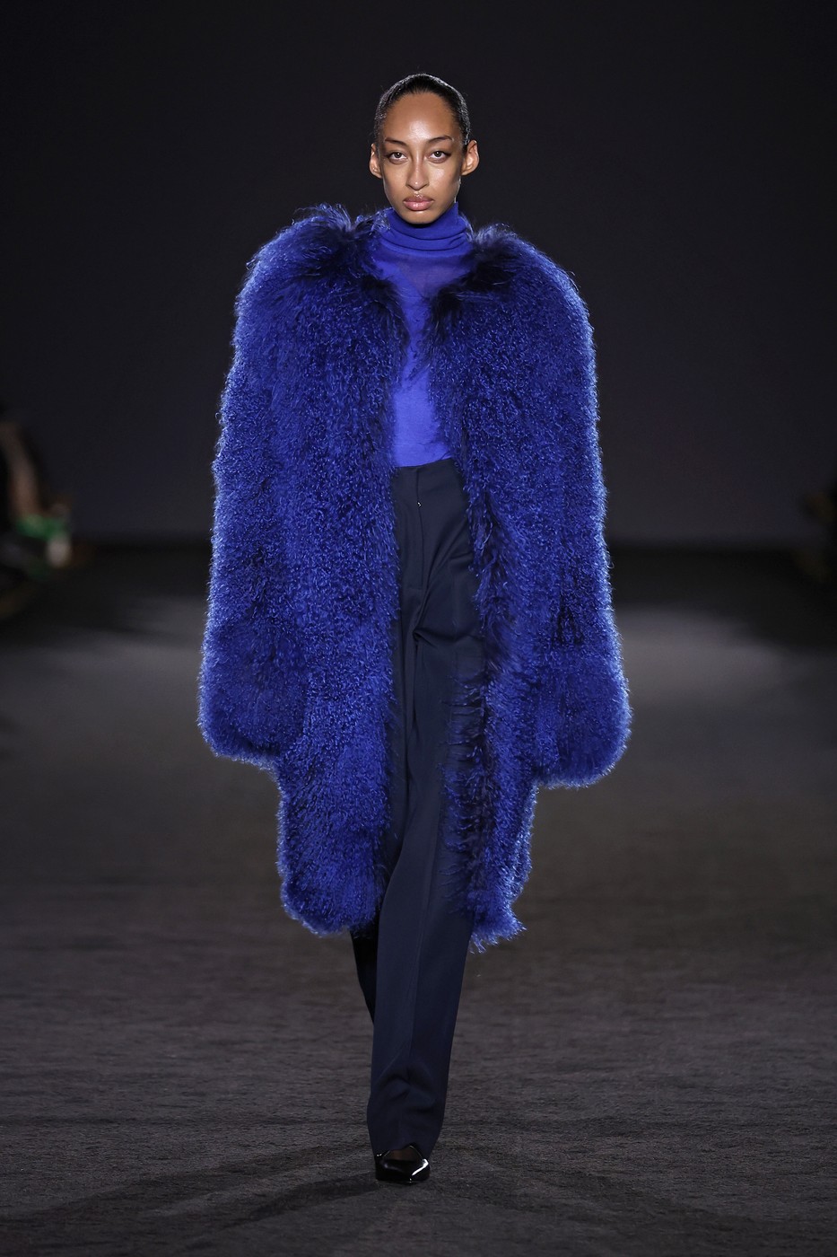 Prabal Gurung 2026/27 A/W kollekció egyik modellje a New York-i divathéten