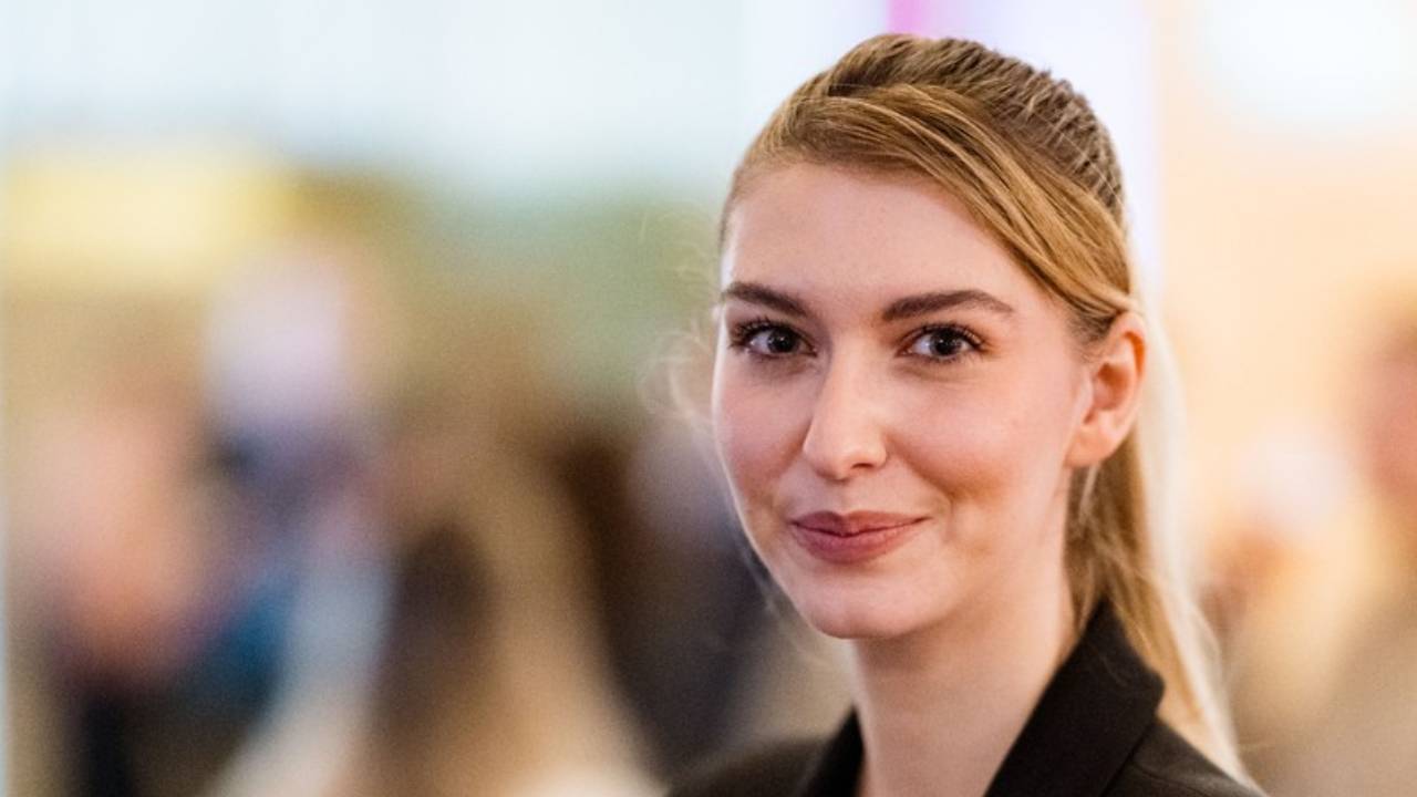 puskás-dallos bogi frizura