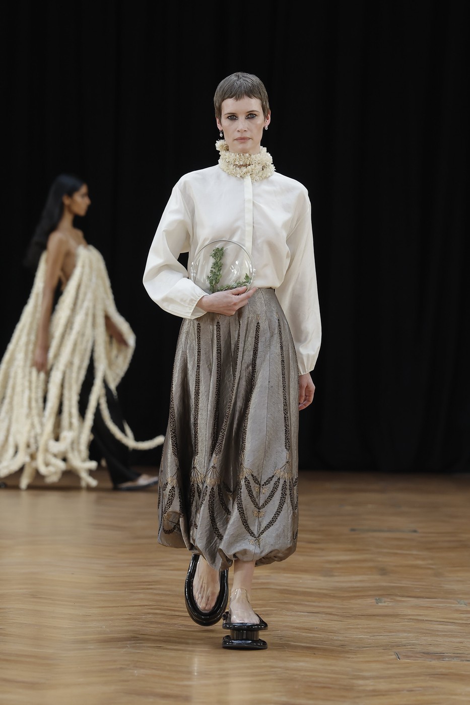 Raw Mango 2026-2027 őszi-téli kollekció egyik modellje