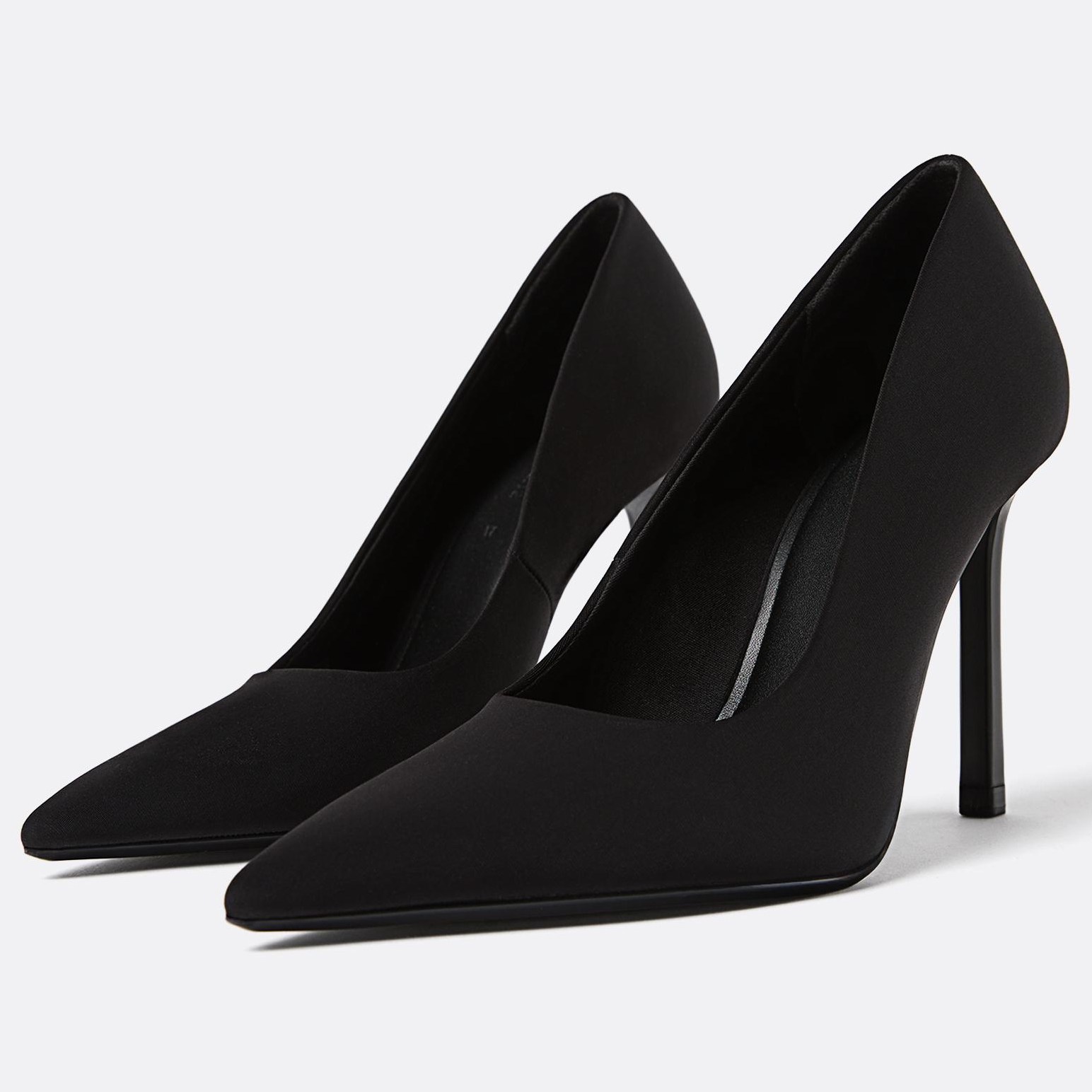 Hegyes orrú magassarkú