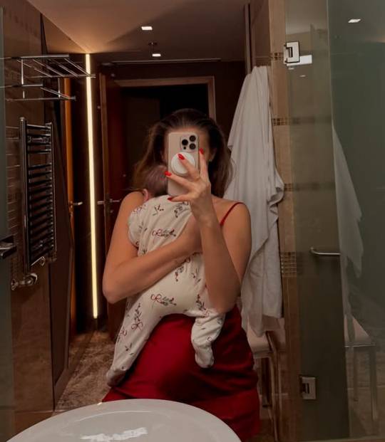 sydney van den bosch lánya