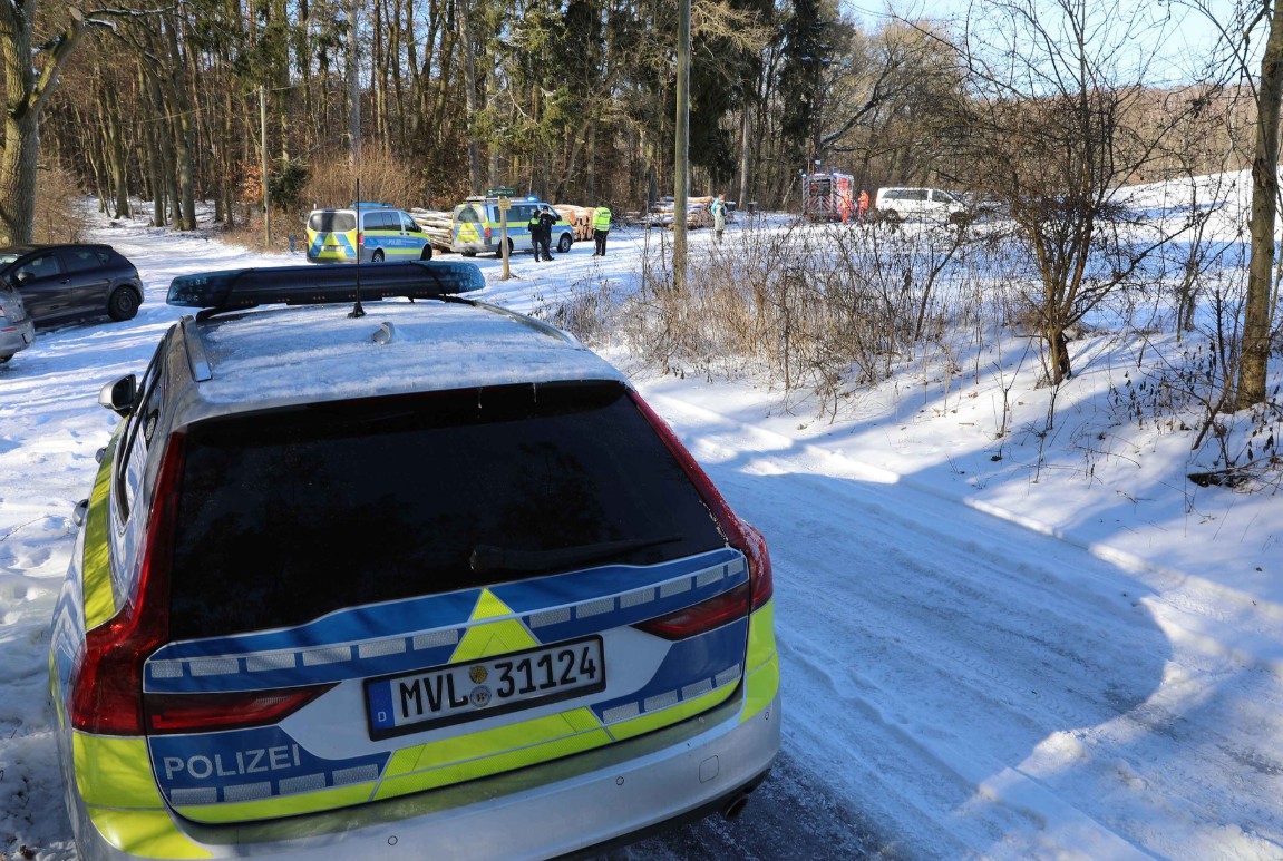 Halálos szánkóbaleset történt: kisbusszal vontatott gyerekeket egy német férfi