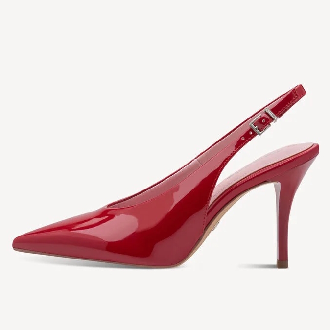 Hegyes orrú magassarkú