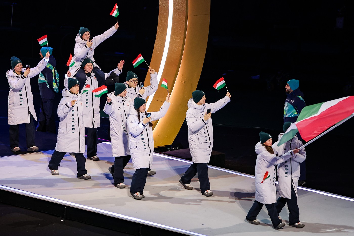 Magyarok a 2026-os téli olimpia megnyitóján (fotó: Profimedia)