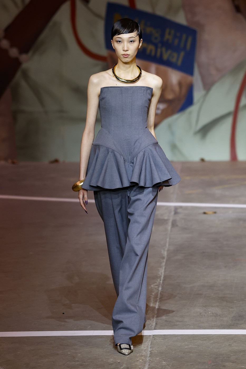 Tolu Coker 2026-2027 őszi-téli kollekció egyik modellje