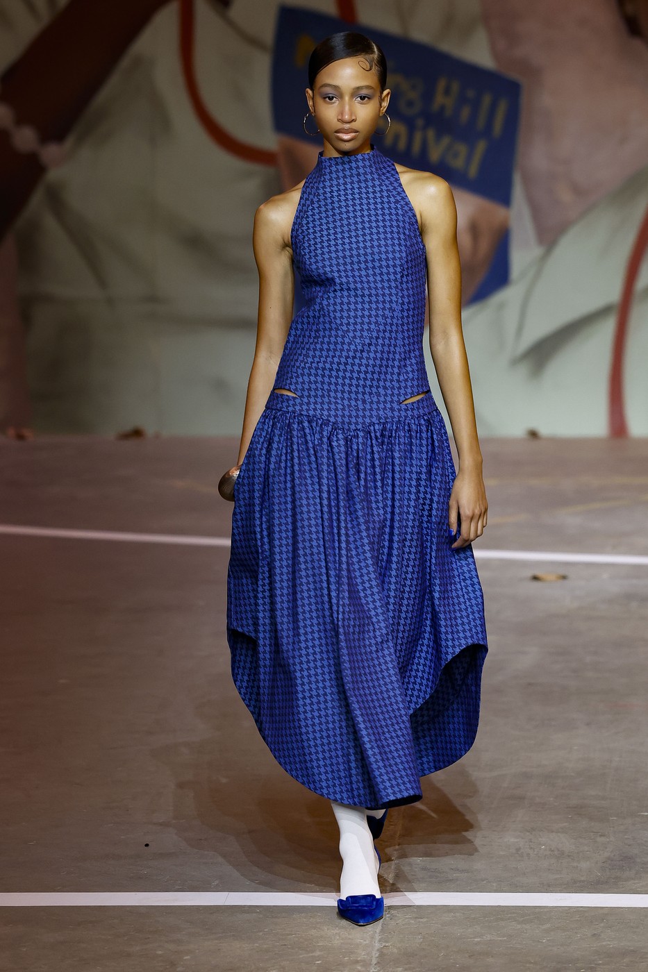 Tolu Coker 2026-2027 őszi-téli kollekció egyik modellje