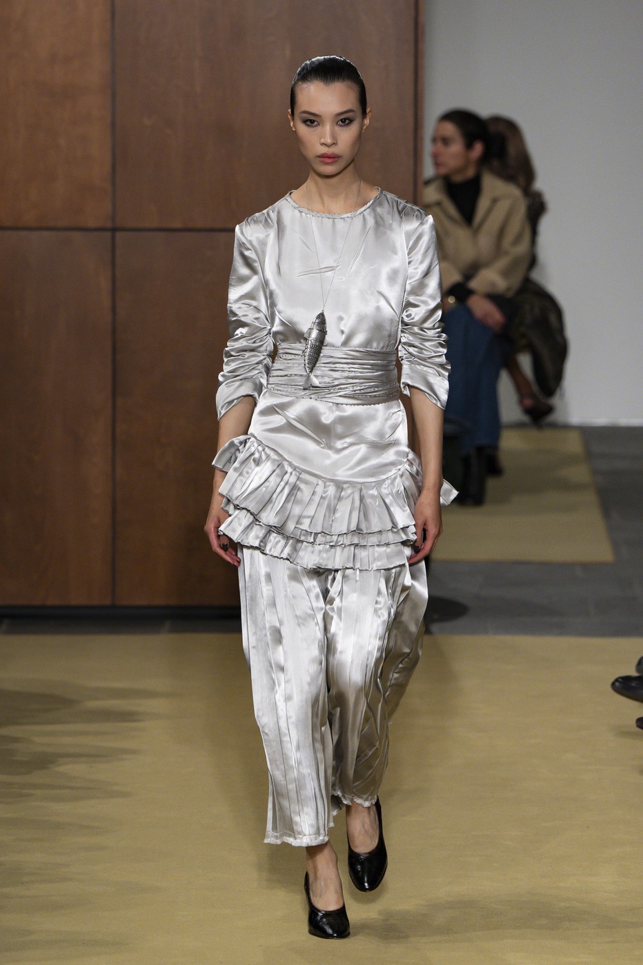 Tory Burch 2026/27 A/W kollekció egyik modellje a New York-i divathéten