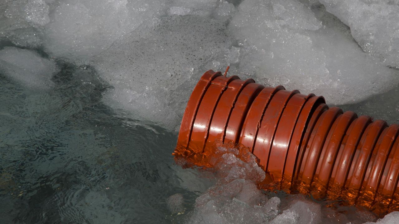Befagyott vízvezetékek, fotó: Unsplash