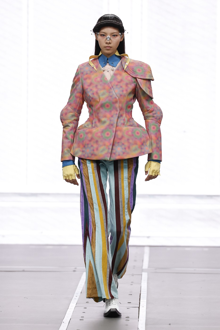 Anrealage 2026-2027 őszi-téli kollekció egyik modellje a kifutón