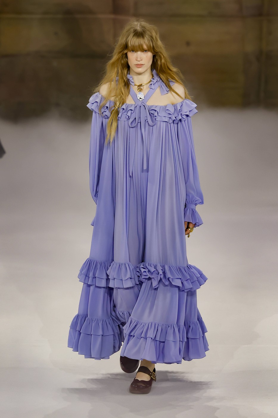 Chloé 2026-2027 őszi-téli kollekció egyik modellje a kifutón