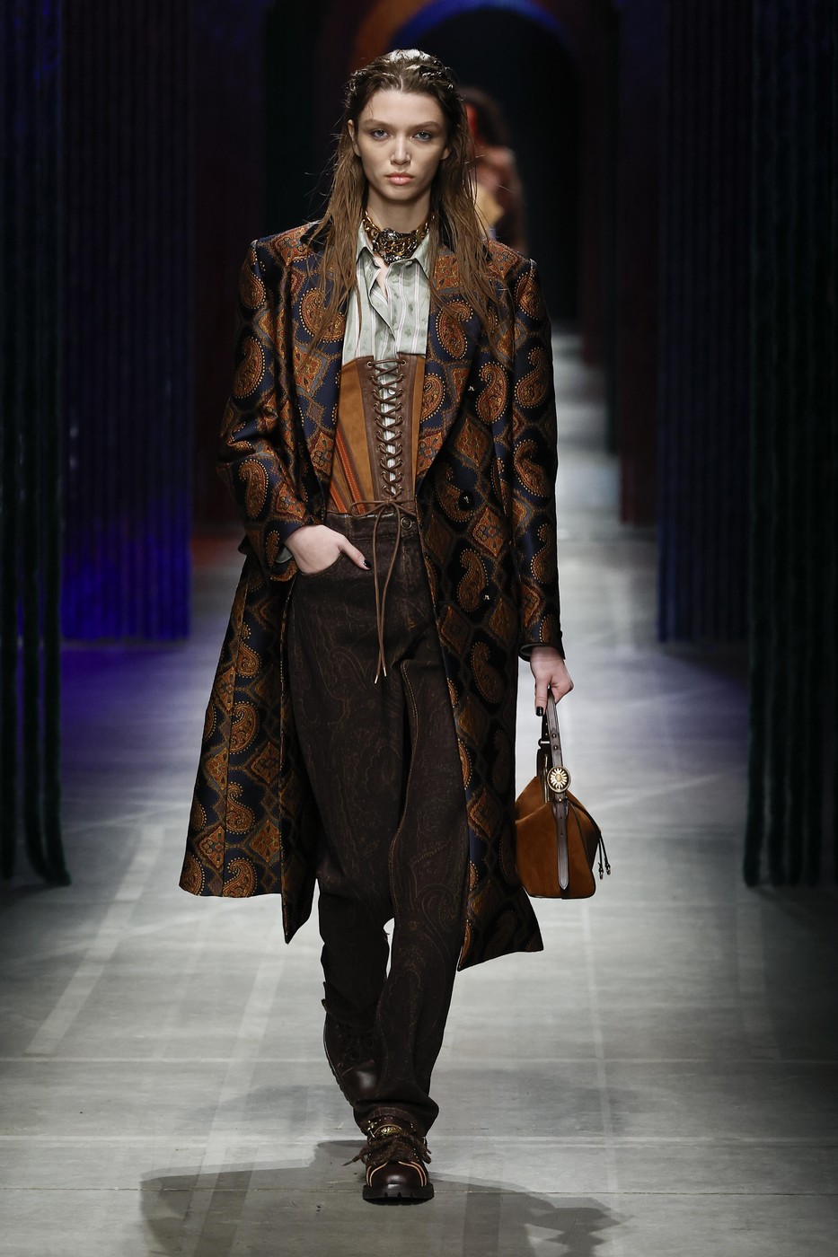 Etro 2026-2027-es őszi-téli kollekció egyik modellje