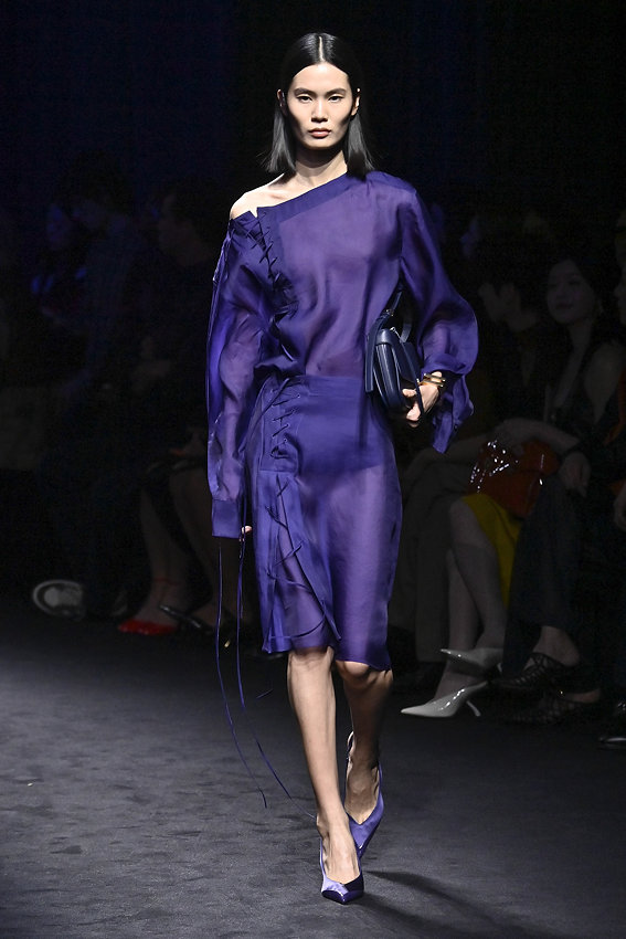 Ferragamo 2026-2027-es őszi-téli kollekció egyik modellje