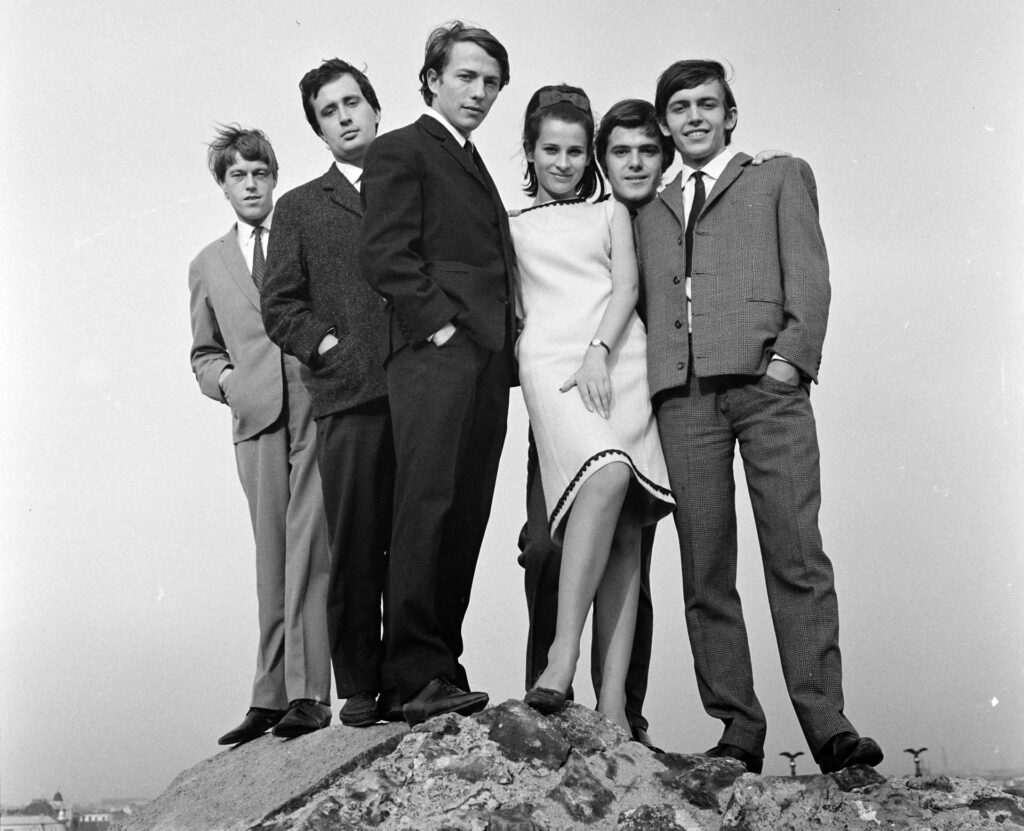 80 éves Koncz Zsuzsa, aki mindig hitt a dal erejében – ilyen volt fiatalon a legendás énekesnő