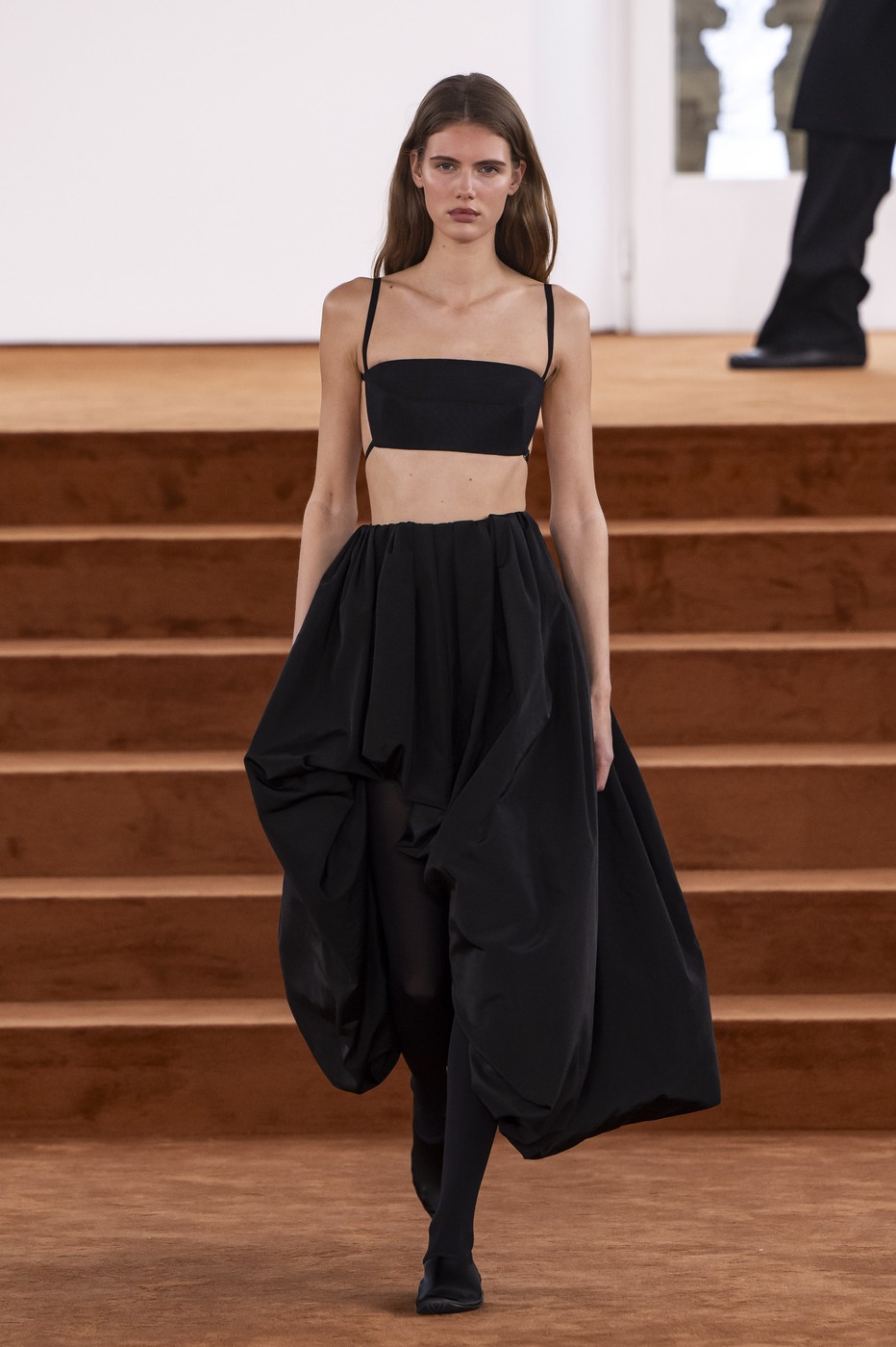 Jil Sander 2026-2027-es őszi-téli kollekció egyik modellje