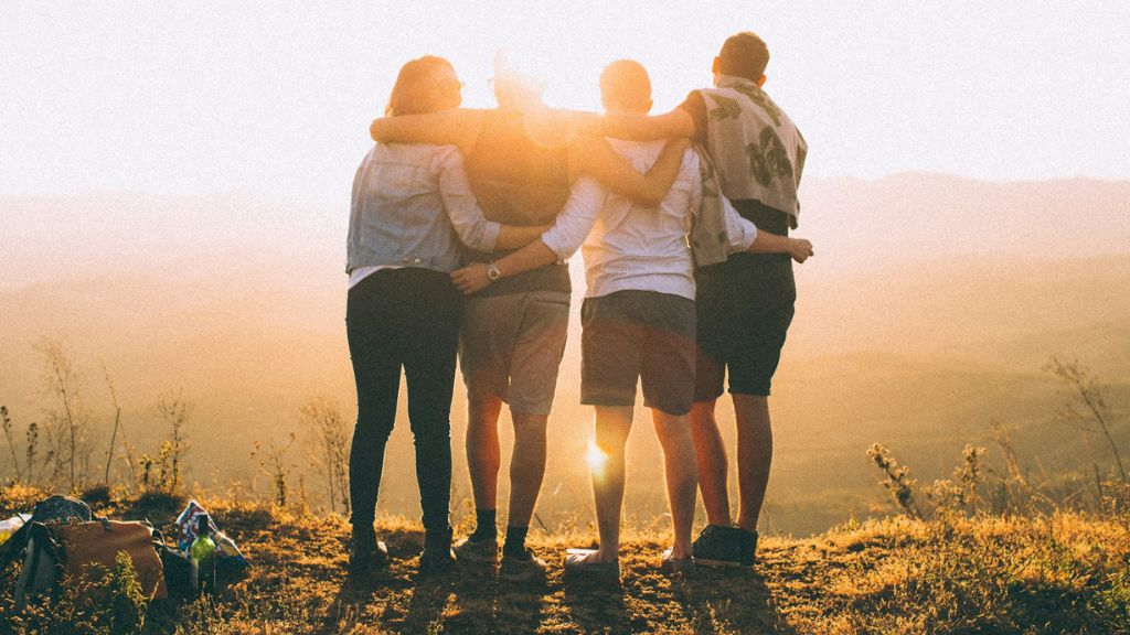 boldog emberek, fotó: Unsplash