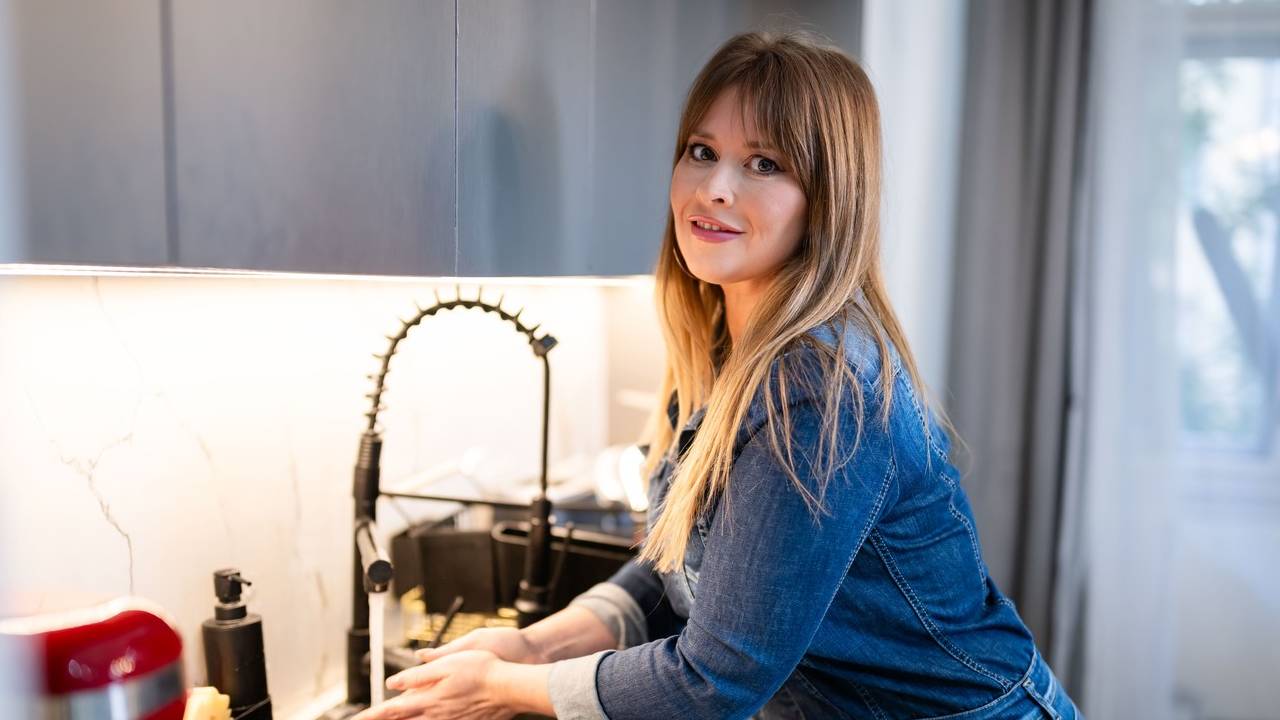 Király Linda: „Nem gyengeség felismerni, ha segítségre van szükségünk”