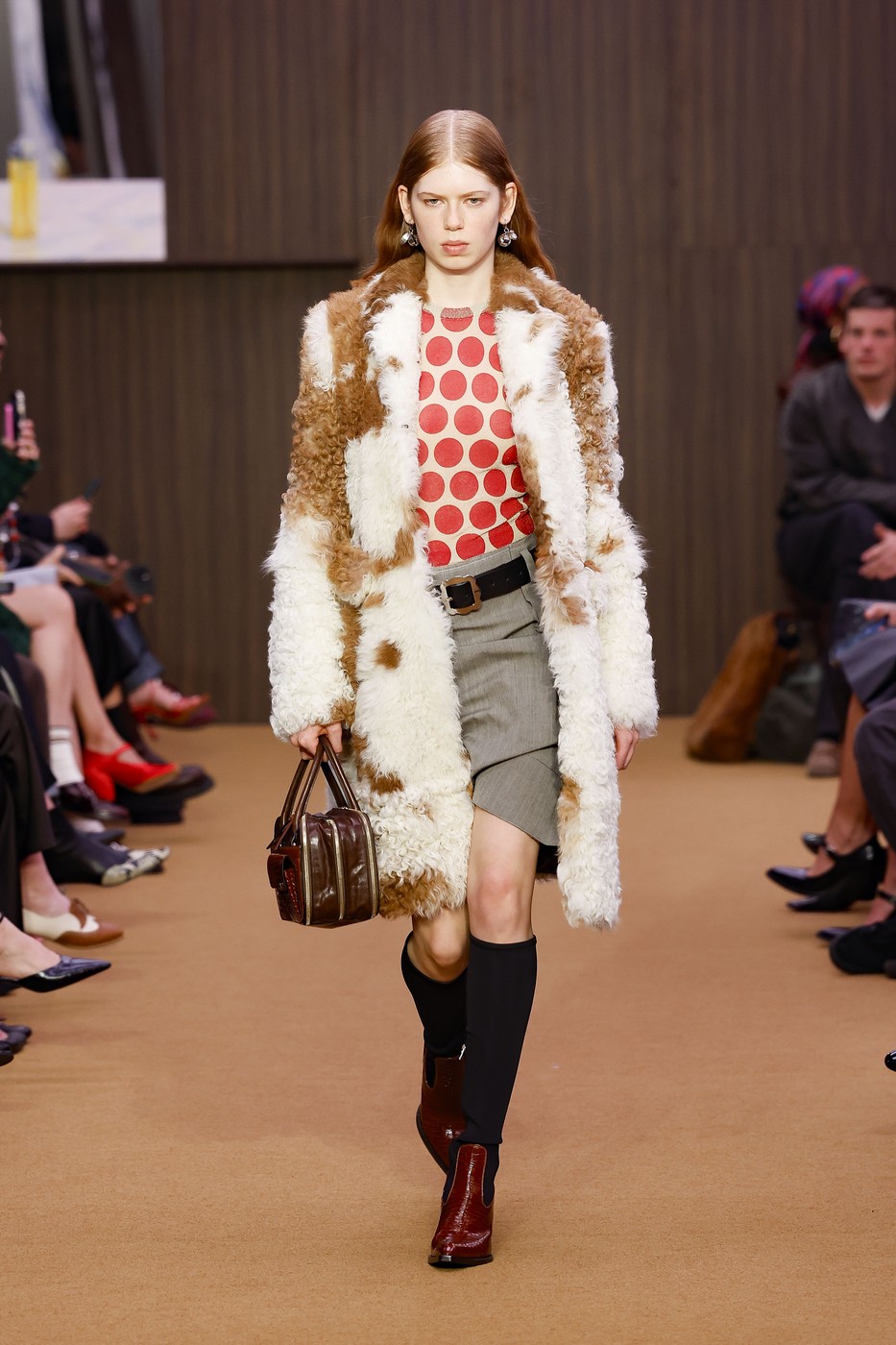 Marni 2026-2027-es őszi-téli kollekció egyik modellje