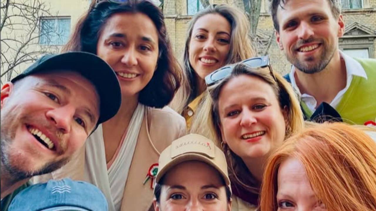 „Véget vetünk a mocskos diktatúrátoknak” – ezek a celebek vettek részt a Nemzeti Meneten