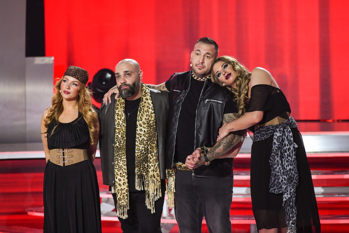 (b-j) Tolvai Reni (Renáta) és Lakatos László (Laci), Curtis (Széki Attila) és felesége, Barnai Judit