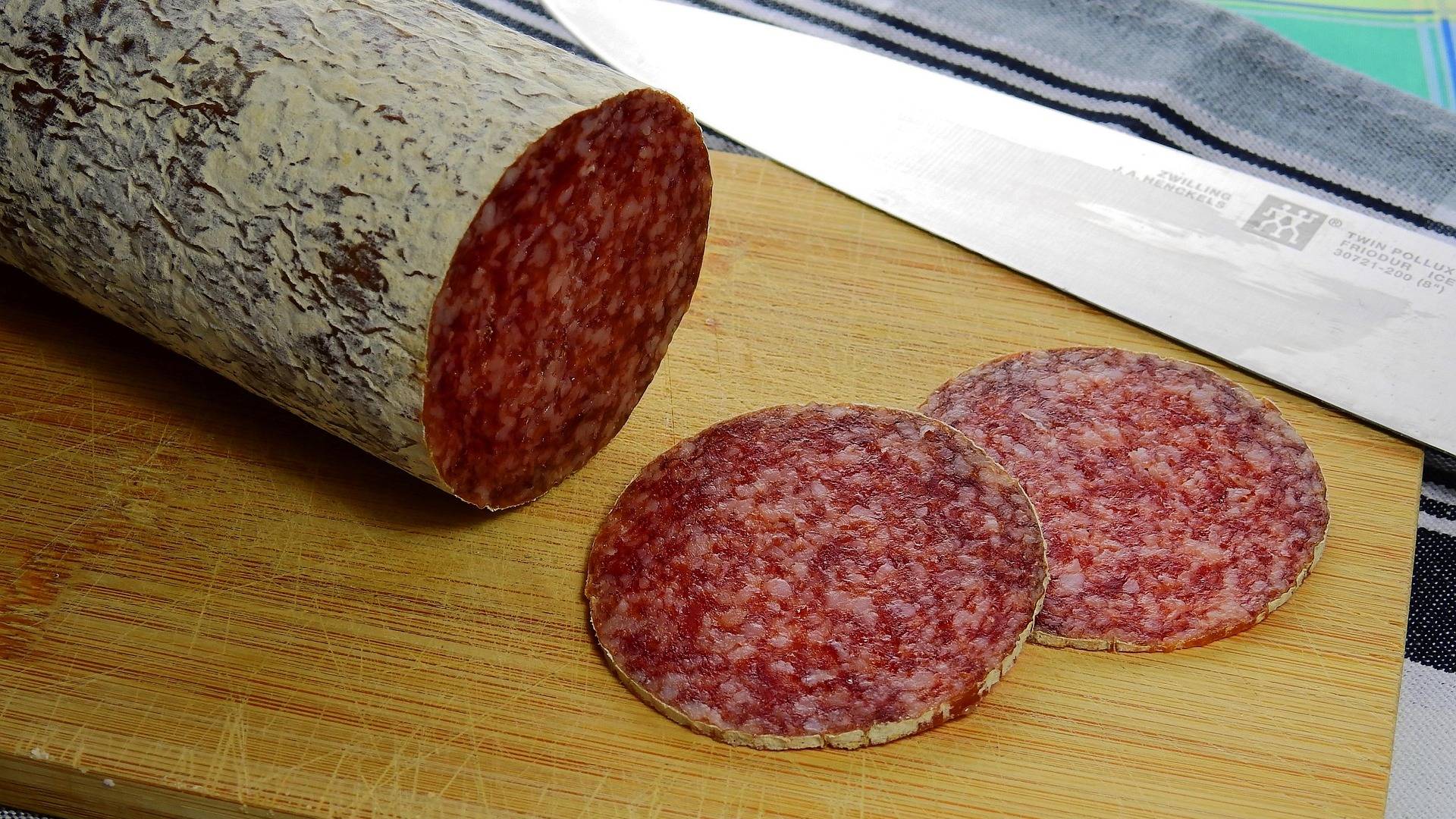 A trükk, amivel harmadáron veszik a Pick szalámit az élelmesek – A magyaroknak már mindent el lehet adni?